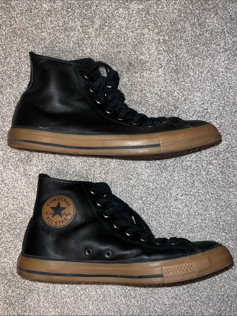 Unisex Converse Chuck Taylor All Star HighTops sz men’s 9/womens 11 🖤🤎